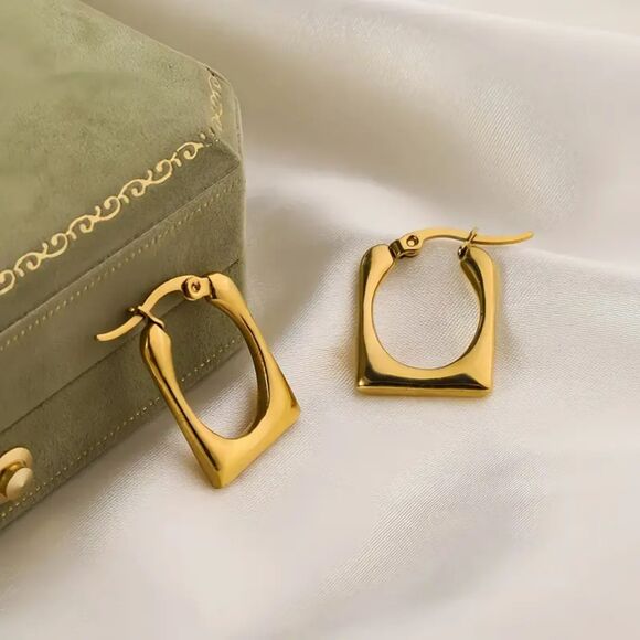 "Ryan" Bold Square Hoop Geometric Earring - Picture 1 of 4